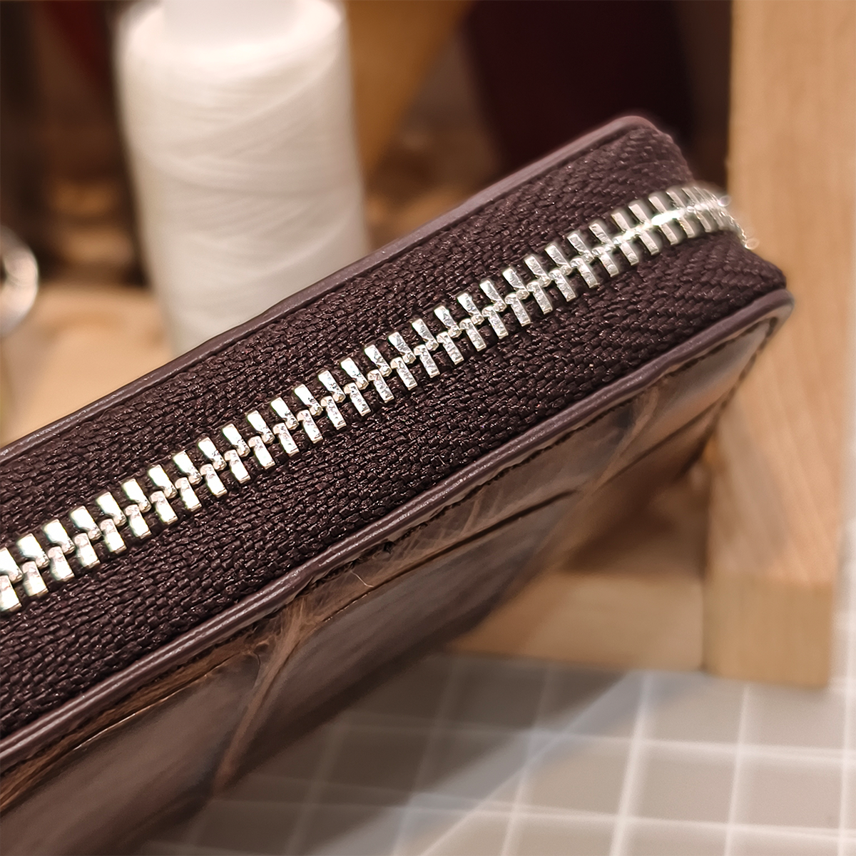 Handmade Genuine Alligator Leather Car Key Fob Case Protector, Glossy Brown Natural Texture Artisanal Zip-around Design with Keychain