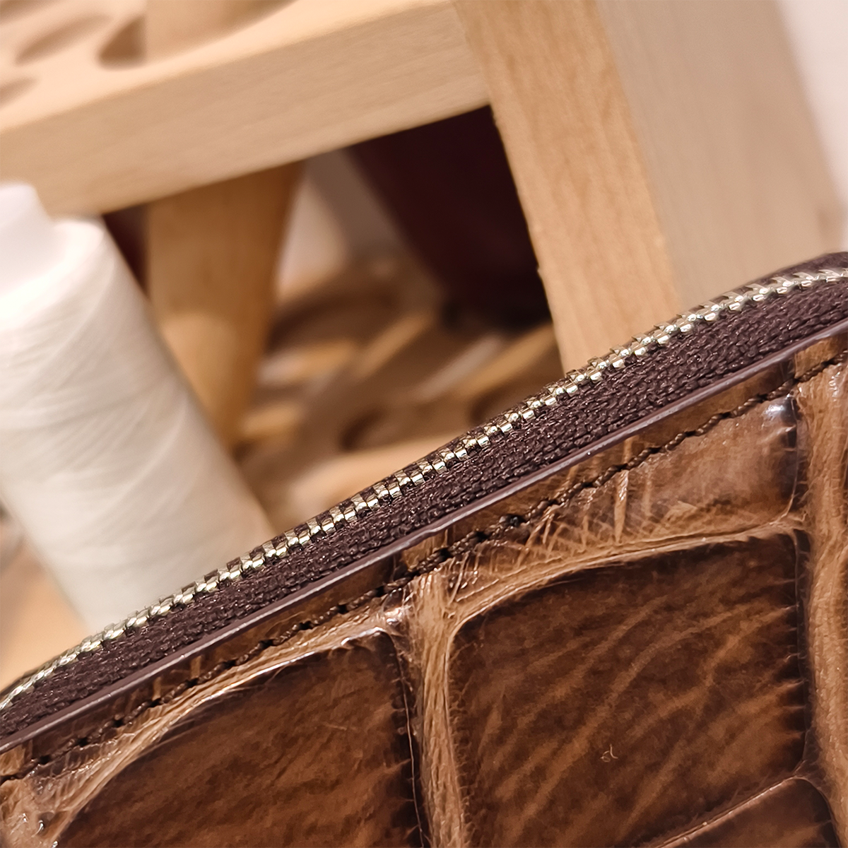 Handmade Genuine Alligator Leather Car Key Fob Case Protector, Glossy Brown Natural Texture Artisanal Zip-around Design with Keychain