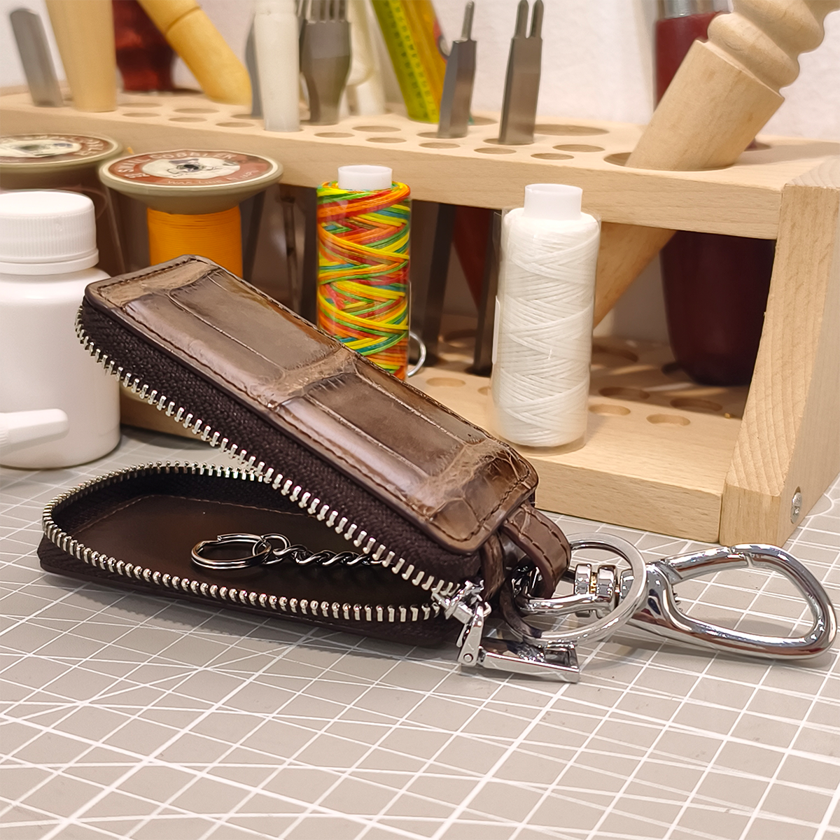 Handmade Genuine Alligator Leather Car Key Fob Case Protector, Glossy Brown Natural Texture Artisanal Zip-around Design with Keychain