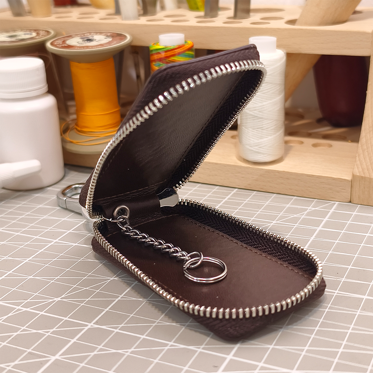 Handmade Genuine Alligator Leather Car Key Fob Case Protector, Glossy Brown Natural Texture Artisanal Zip-around Design with Keychain