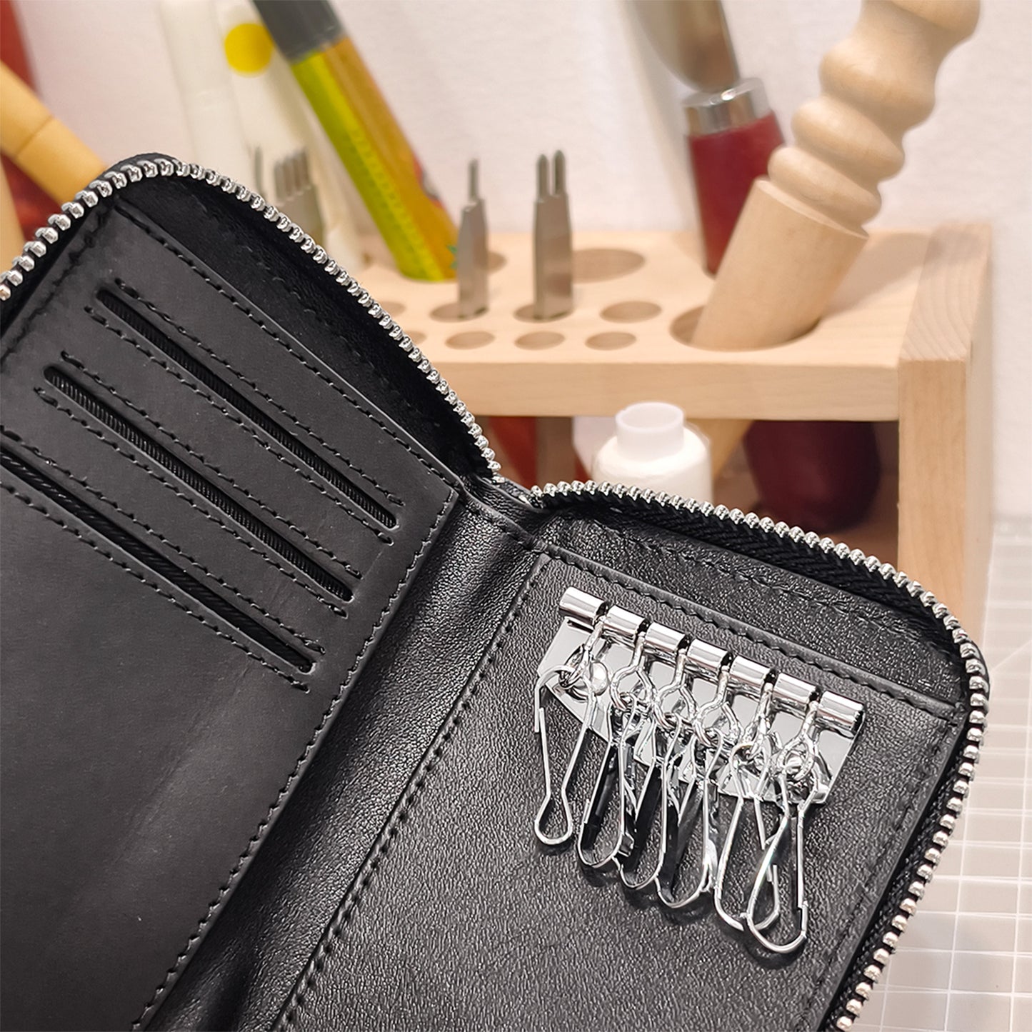 Handmade Genuine Alligator Leather Card & Keys Wallet Case : Glossy Black with Built-in Hooks