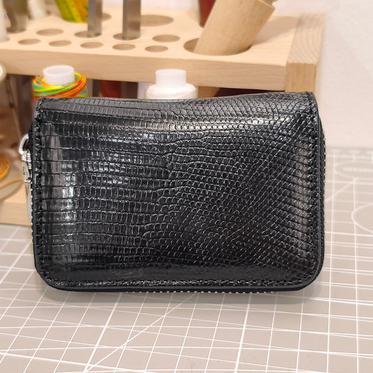 Handmade Genuine Lizard Leather Card Wallet Case: Glossy Black with Accordion Compartments