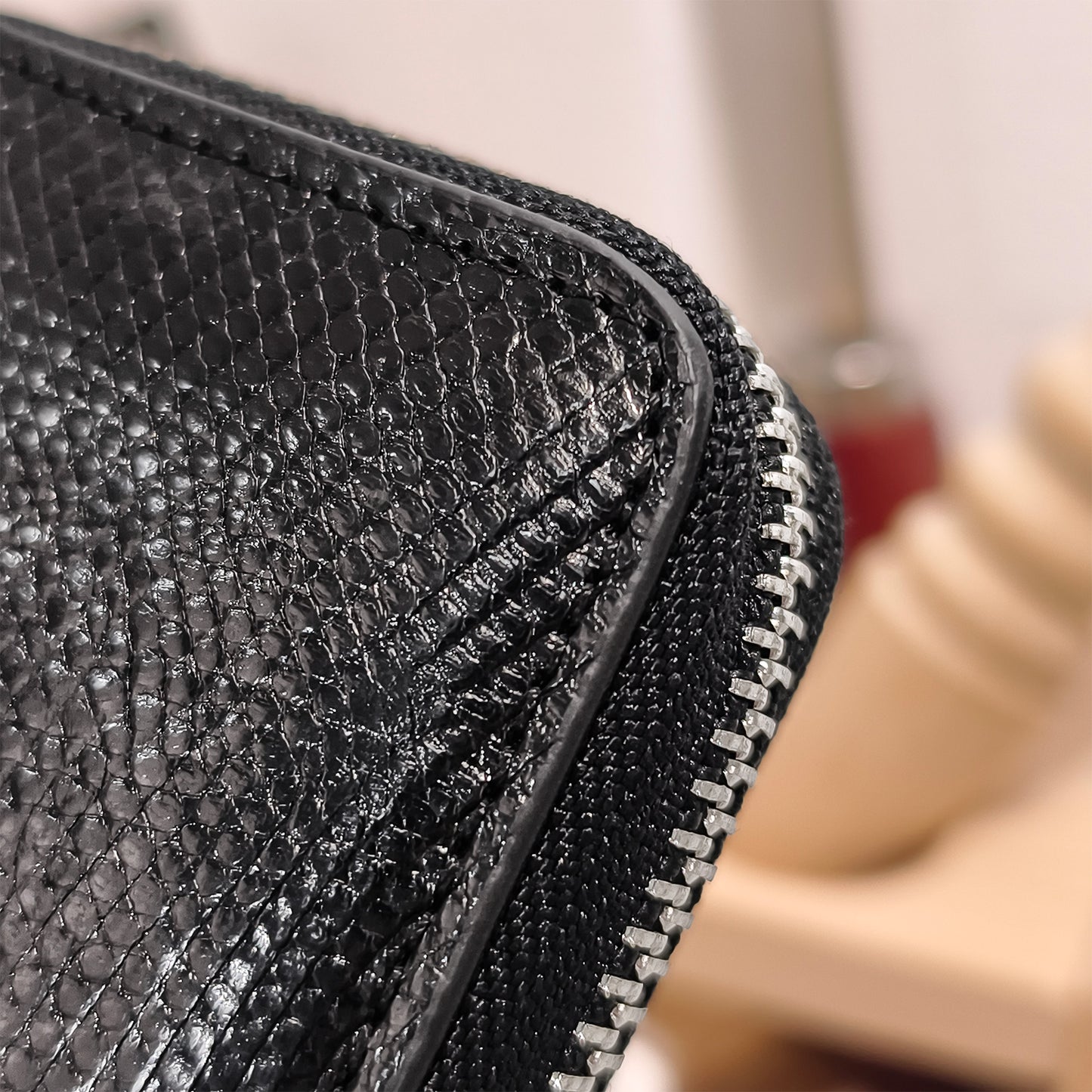 Handmade Genuine Lizard Leather Card Wallet Case: Glossy Black with Accordion Compartments