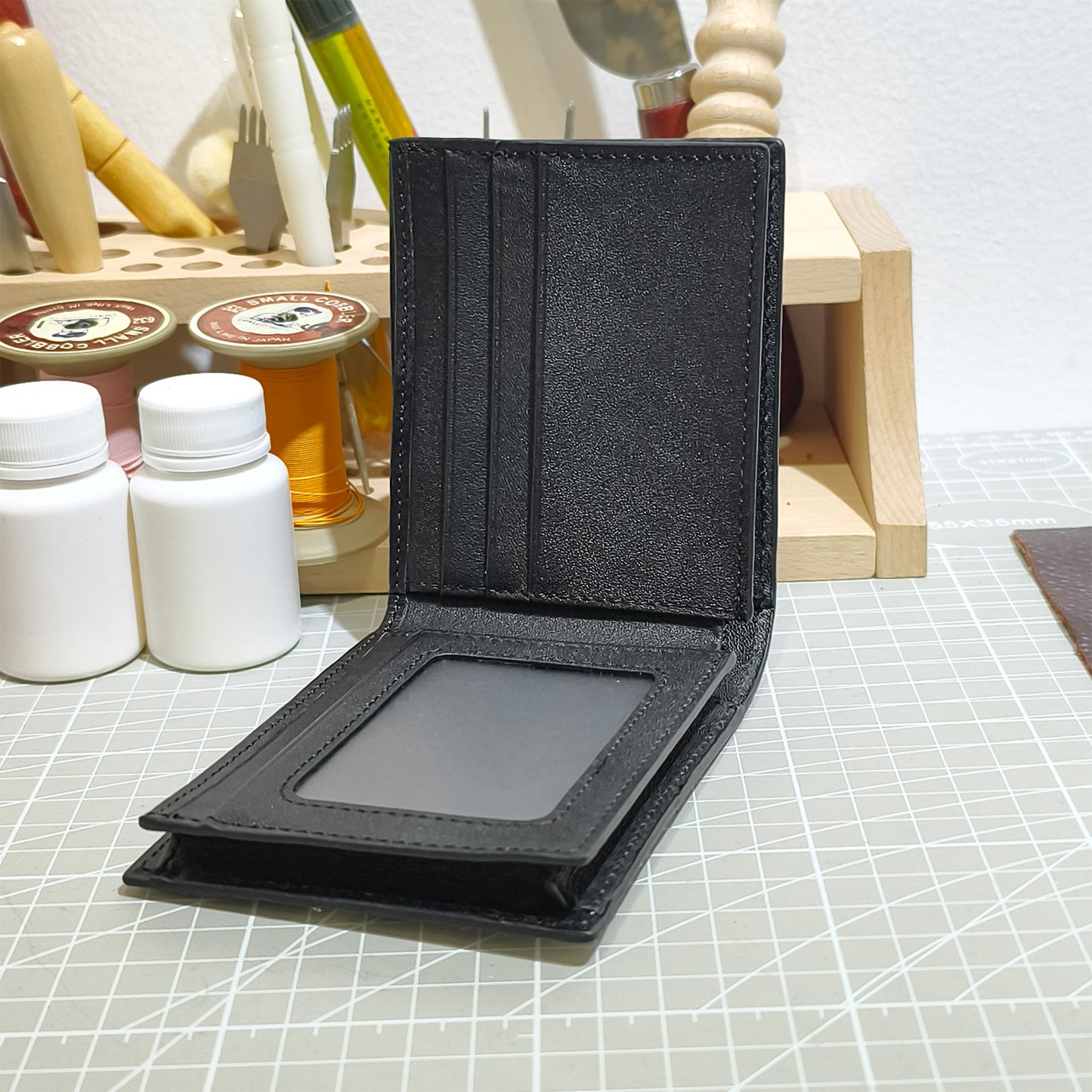 Handmade Genuine Python Leather Bi-fold Wallet: Exotic Natural Scale Texture with Multi-Compartment