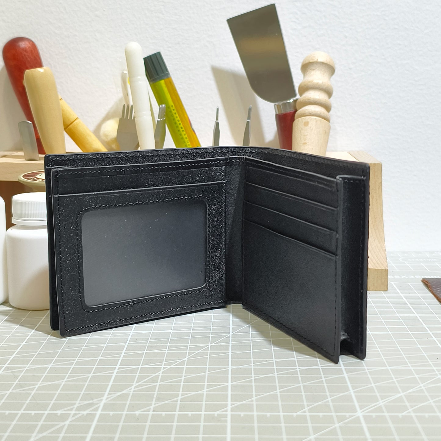 Handmade Genuine Python Leather Bi-fold Wallet: Exotic Natural Scale Texture with Multi-Compartment